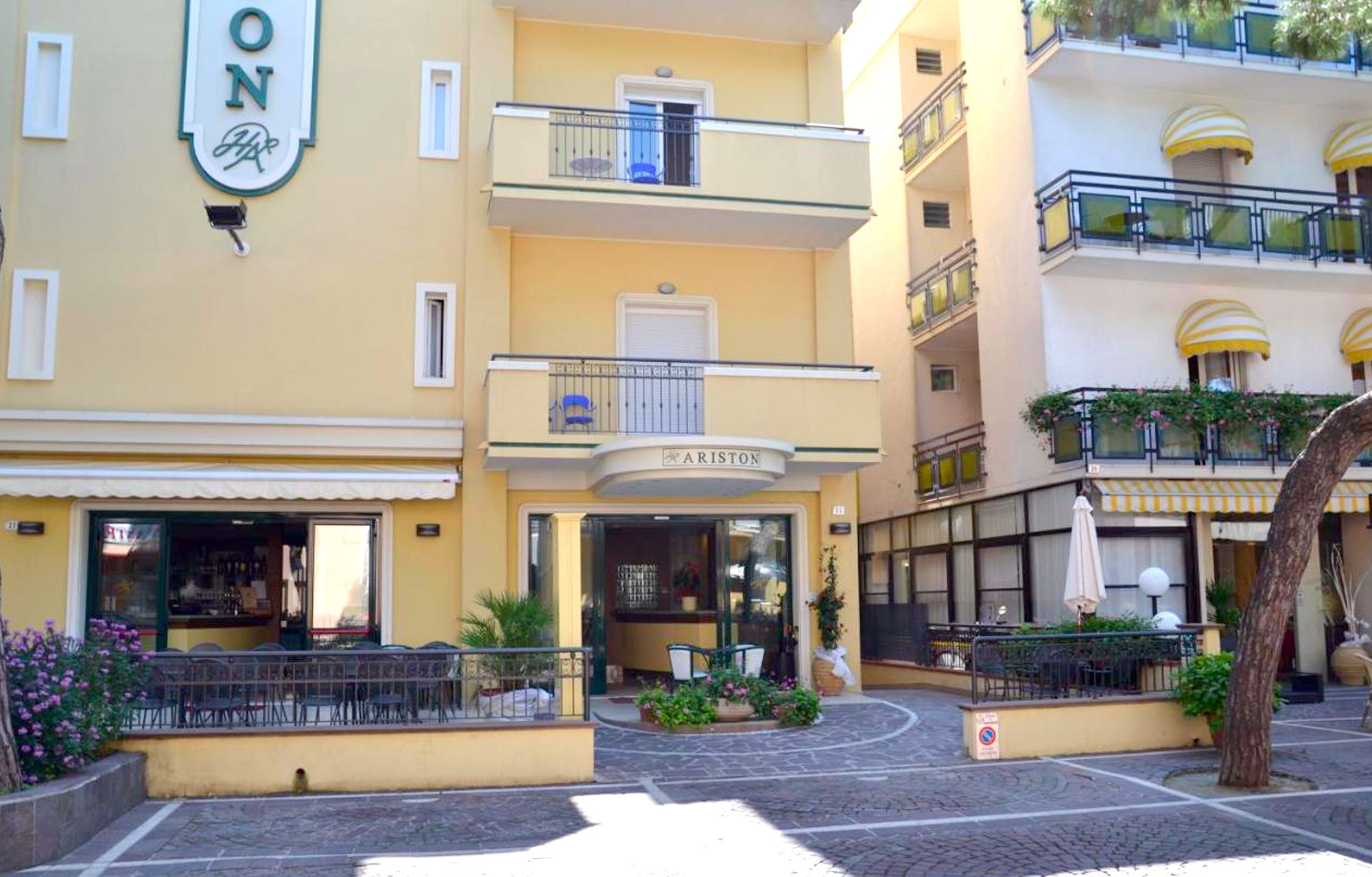 media.Hotel_Ariston_Misano-ingresso2